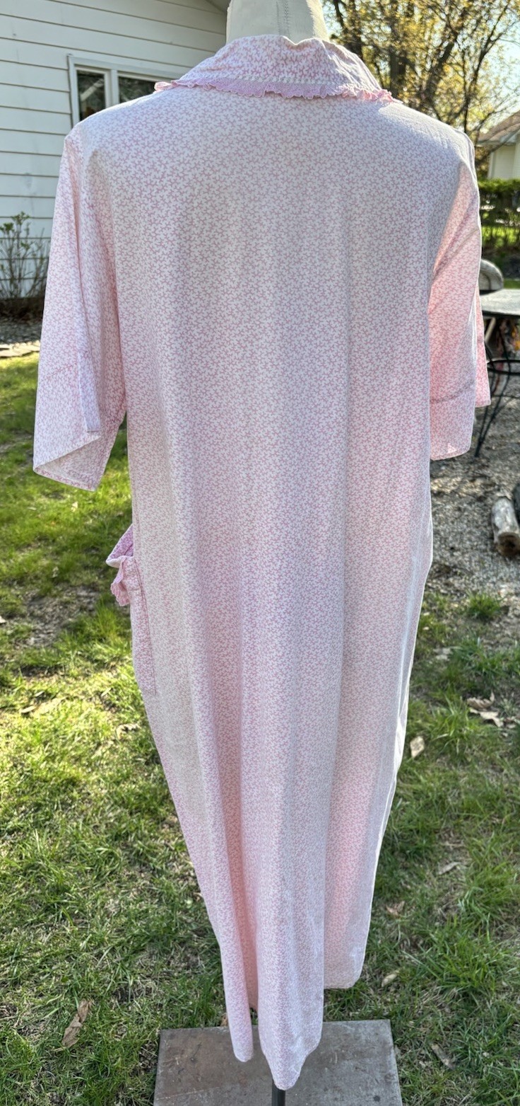 VTG 1950s House Dress Wife Pink COTTON Button Pocket Lace XL 42x42x48 43″Long