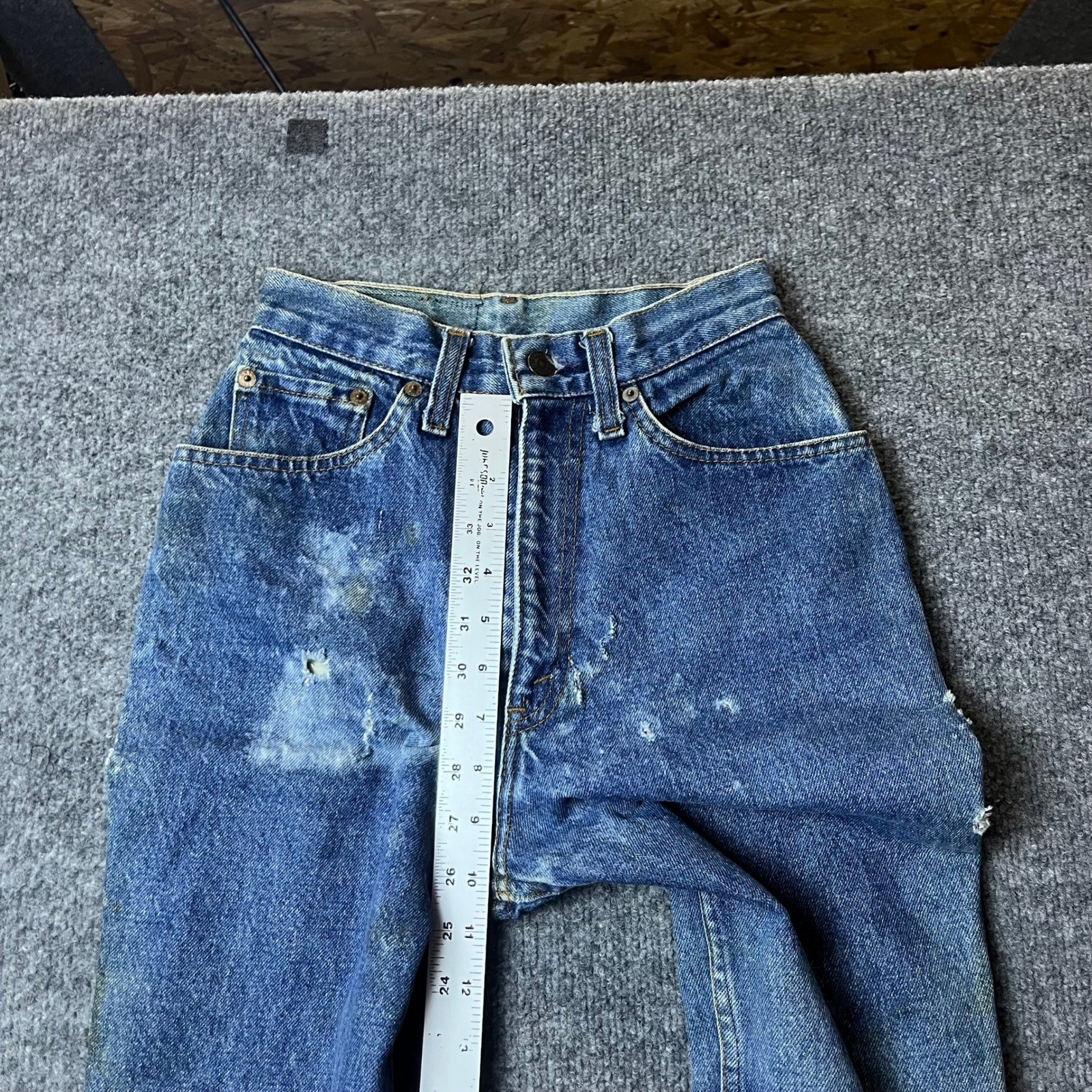 Levi’s Jeans Womens Size 22 Blue Distressed Straight Leg Denim USA Made 514 Fair