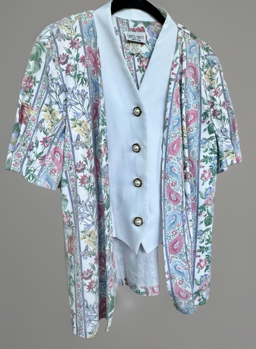 Dress Savvy New York Vintage Short Sleeve Weskit White Pink/Purple Floral 8P