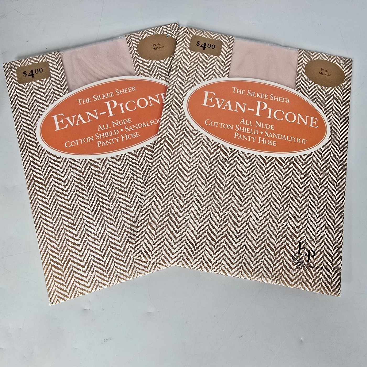 Evan Picone Silkee Sheer Pantyhose Pearl Nude Cotton Shield Sandalfoot Med 1990s