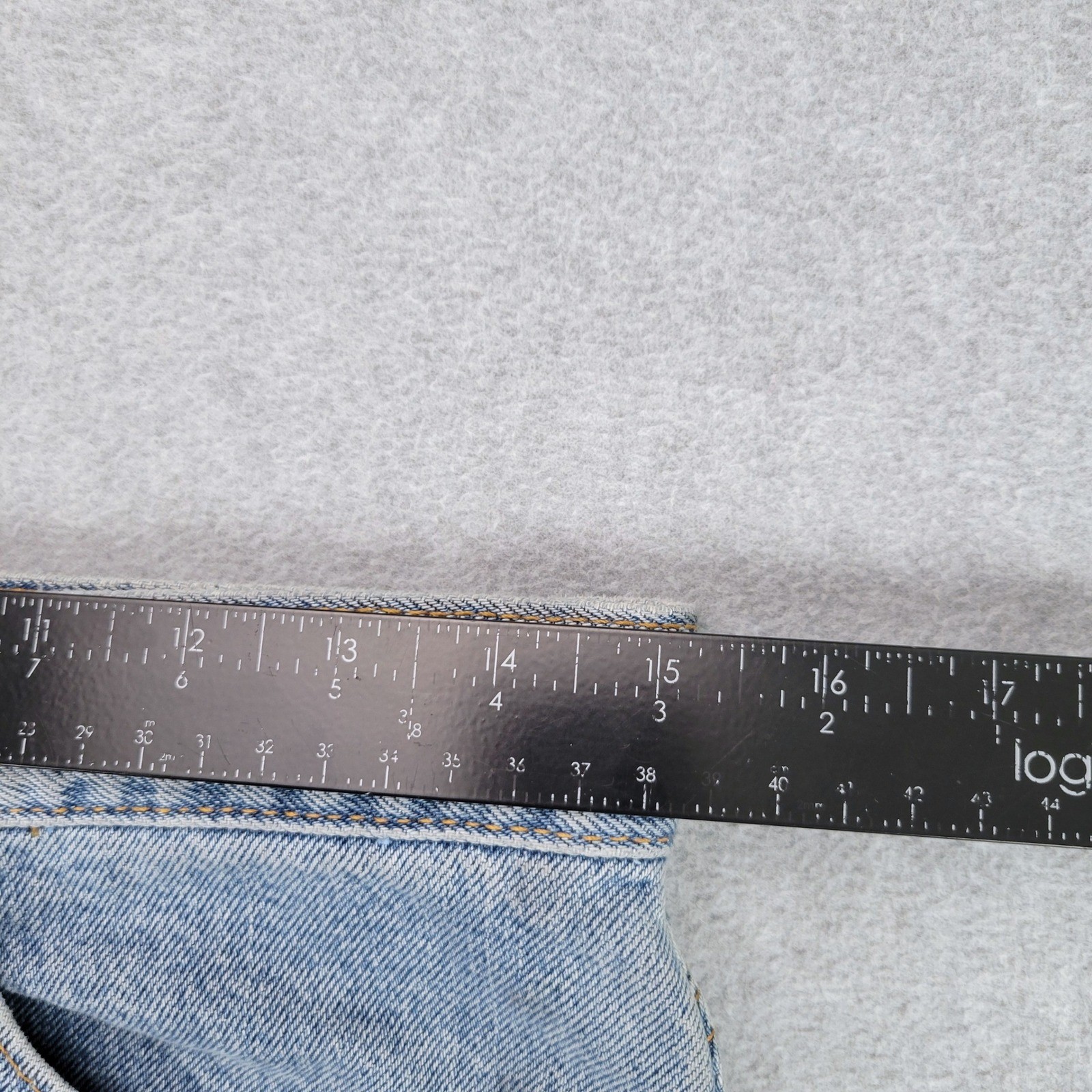Levi’s 505 Regular Fit Jeans Womens 31×28 Light Wash Distressed Raw Hem Vintage