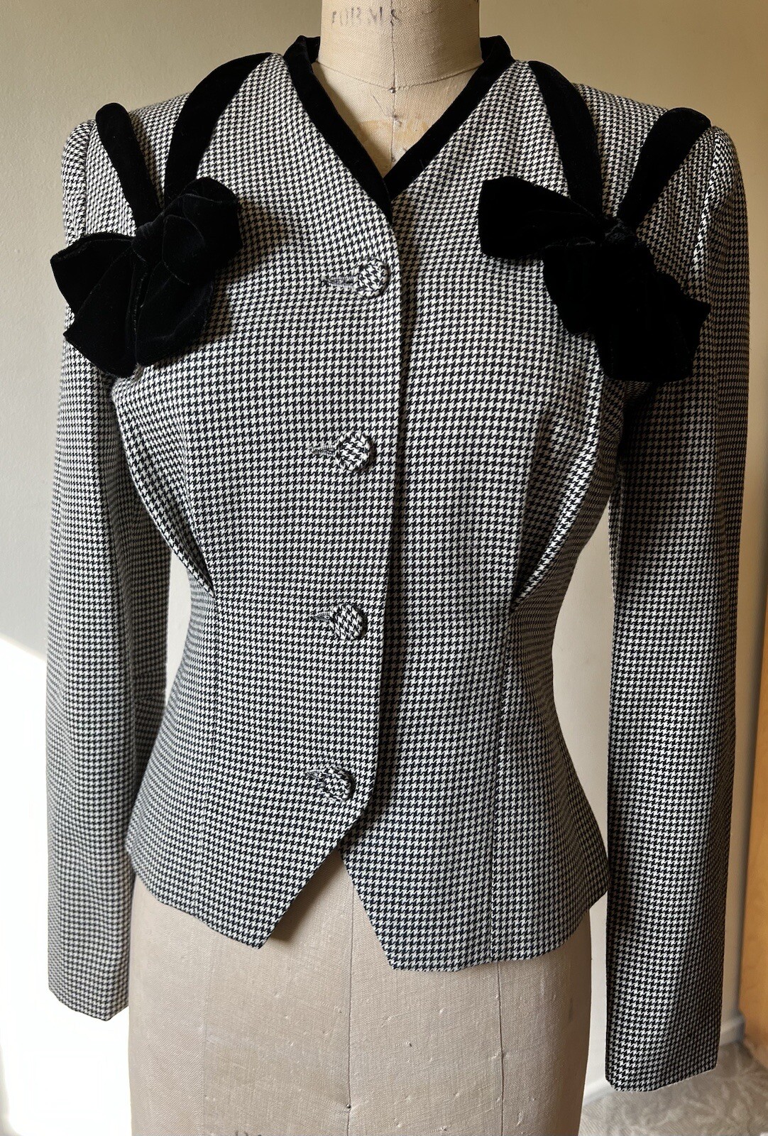 Vintage Norma Kamali 80’s Women’s Jacket Blazer Black White Houndstooth Velvet