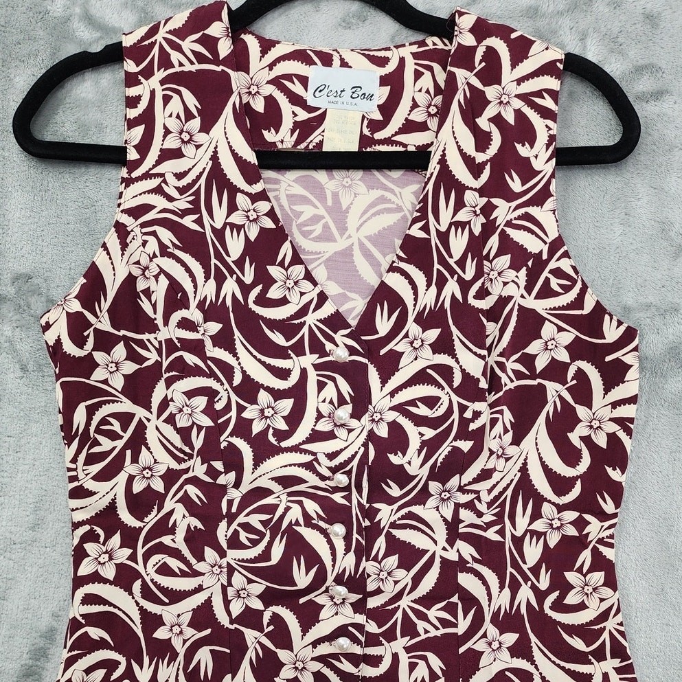 Vintage C’est Bon Top Womens S Red White Floral Sleeveless Longline Pearl Button