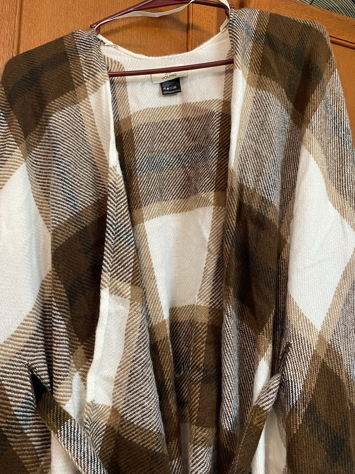 David And Young Women’s One Size Plaid Belted Poncho Shawl Wrap Fringe Soft Boho
