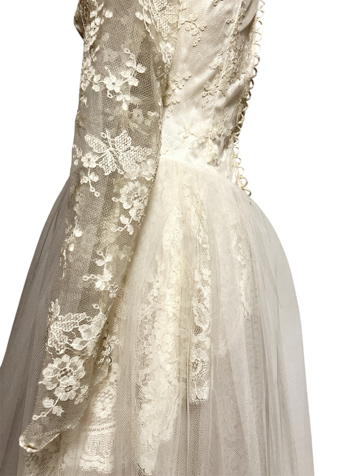 VTG 1950s 60s Lace Tea Length Wedding Dress XS Audrey Hepburn Modest MCM Bride