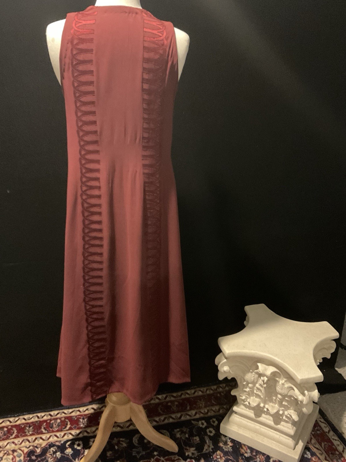 VINTAGE DRESS 30S 40S SATIN BACKED JERSEY DAY DRESS. 44 ORIGINAL BUTTONS. UNIQUE