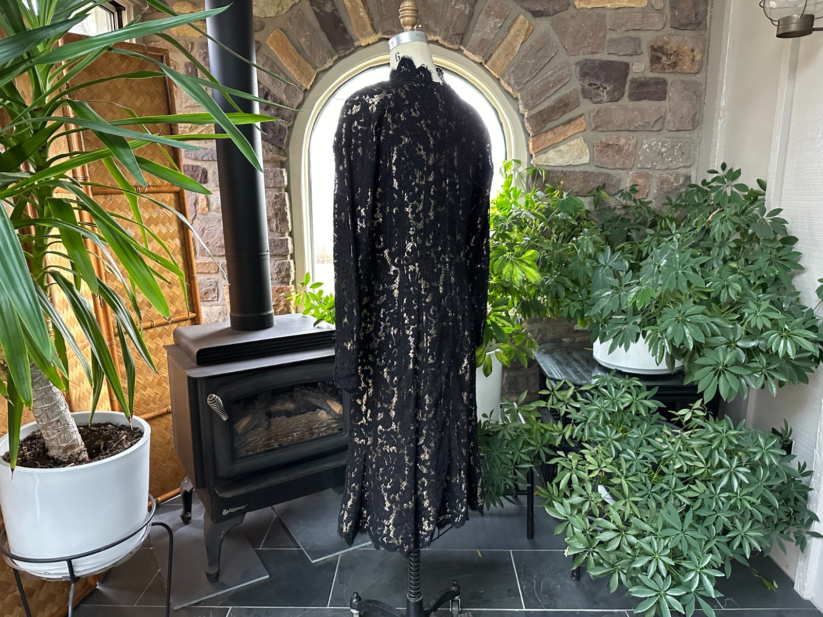 Vintage 1980s Pauline Trigere Black Lace Gold Lame’ Formal Dress
