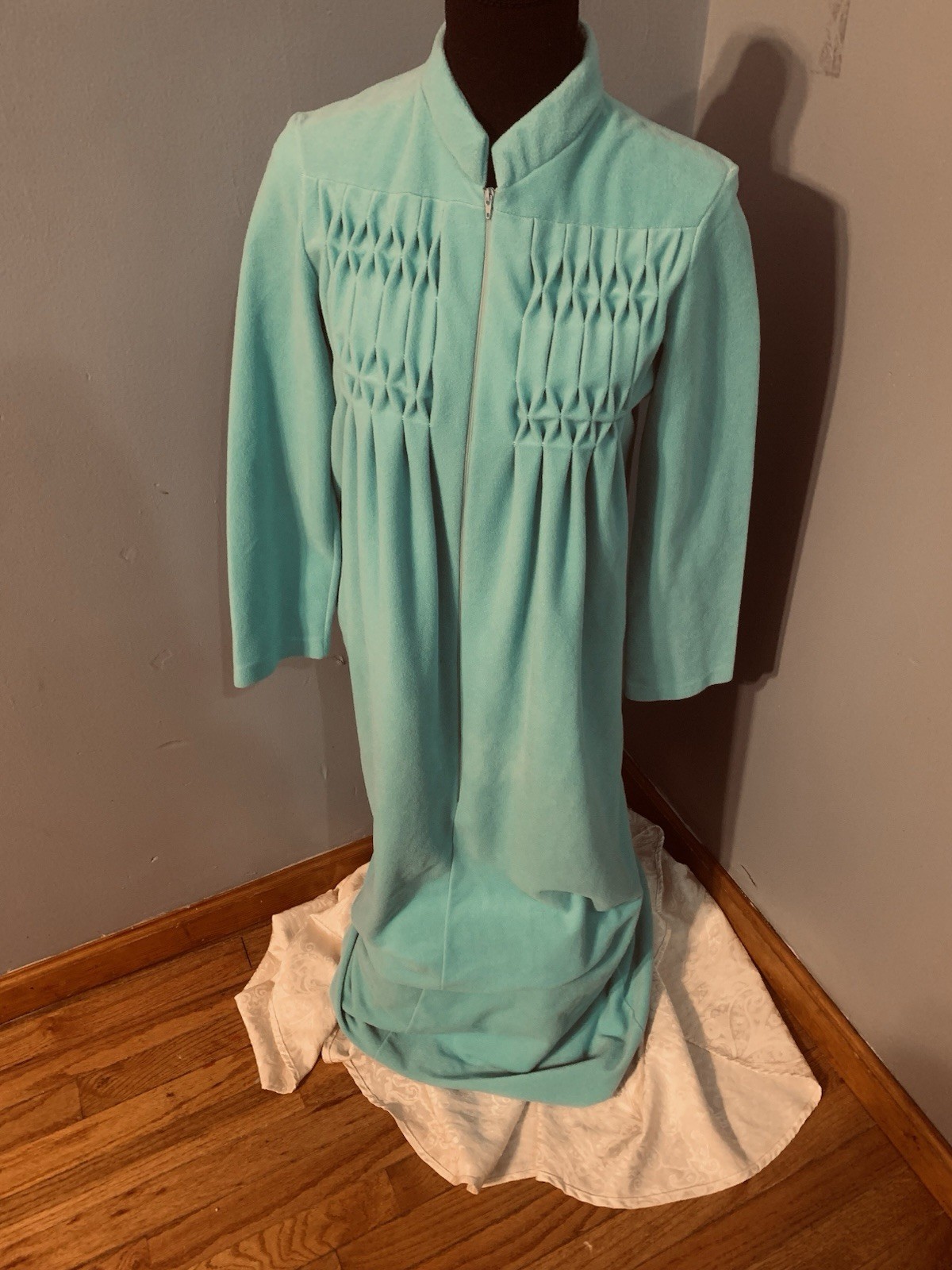 Vtg JC Penney’s Womens Size Small Soft Light Blue Robe housecoat