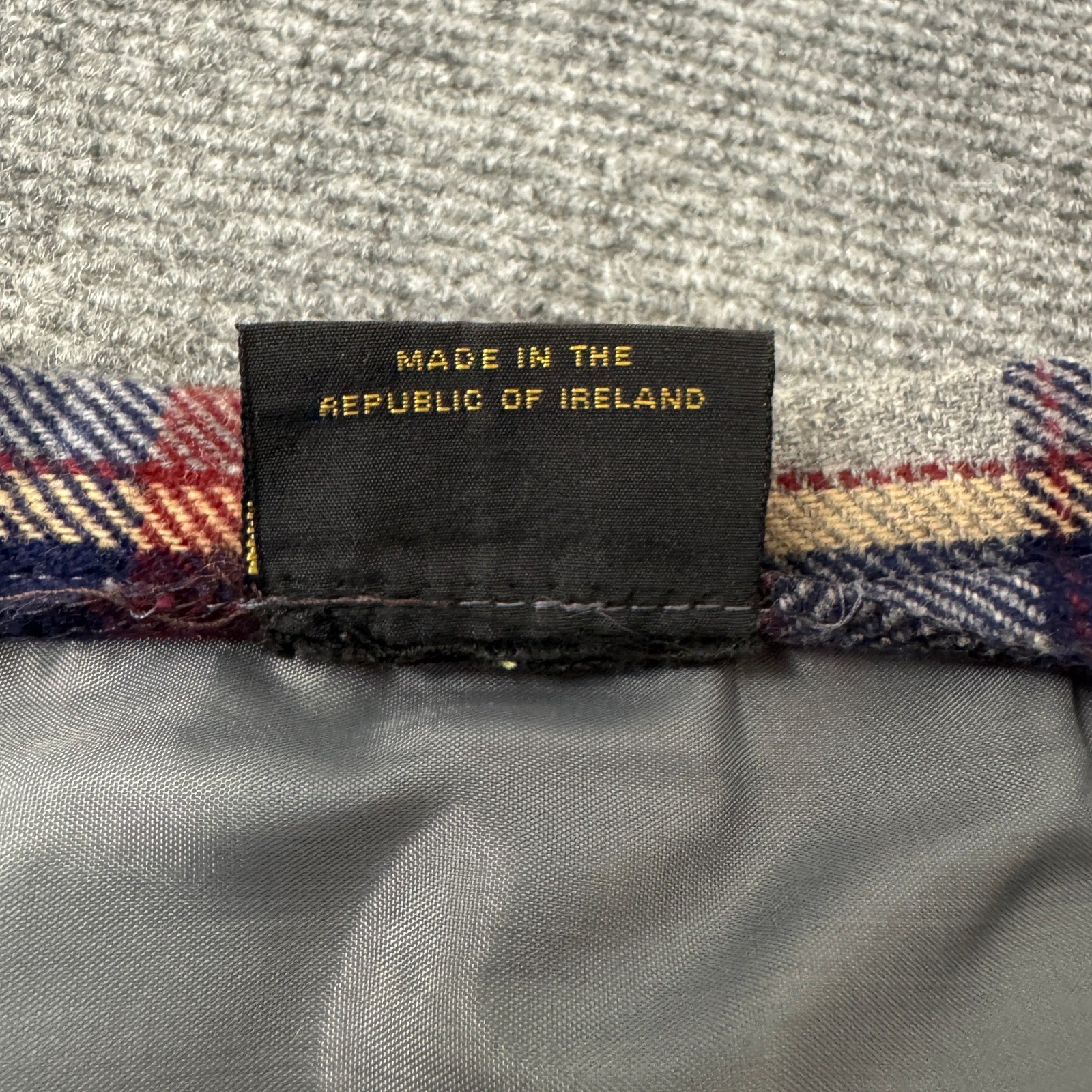 Brendella Vintage Wool Plaid Pleated Skirt Grey Red Navy Blue Made in Ireland 28