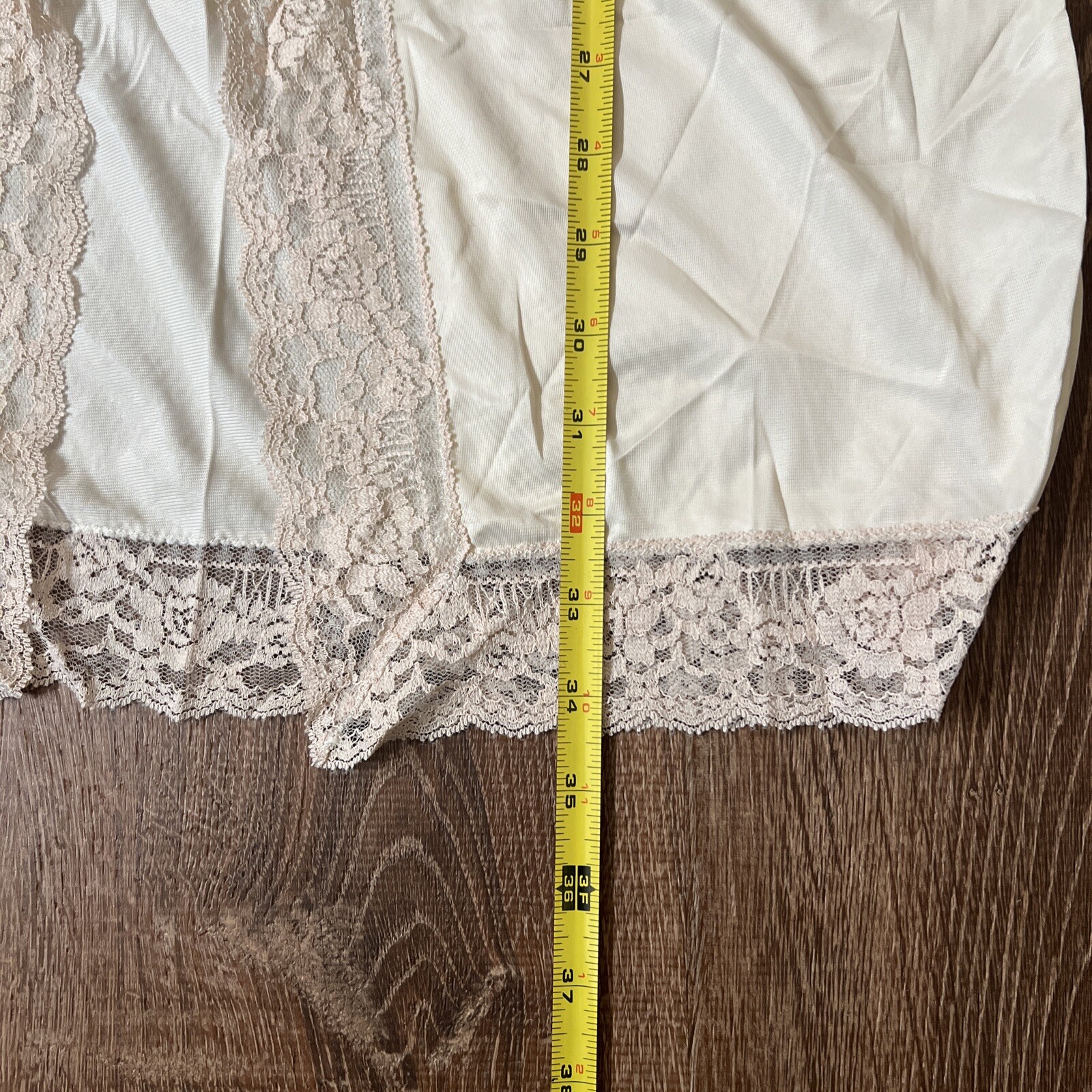 Vintage Greenco Maid Ivory Tan/Nude Slip M 6 Waist Lace Trim 16″ Slit Back.
