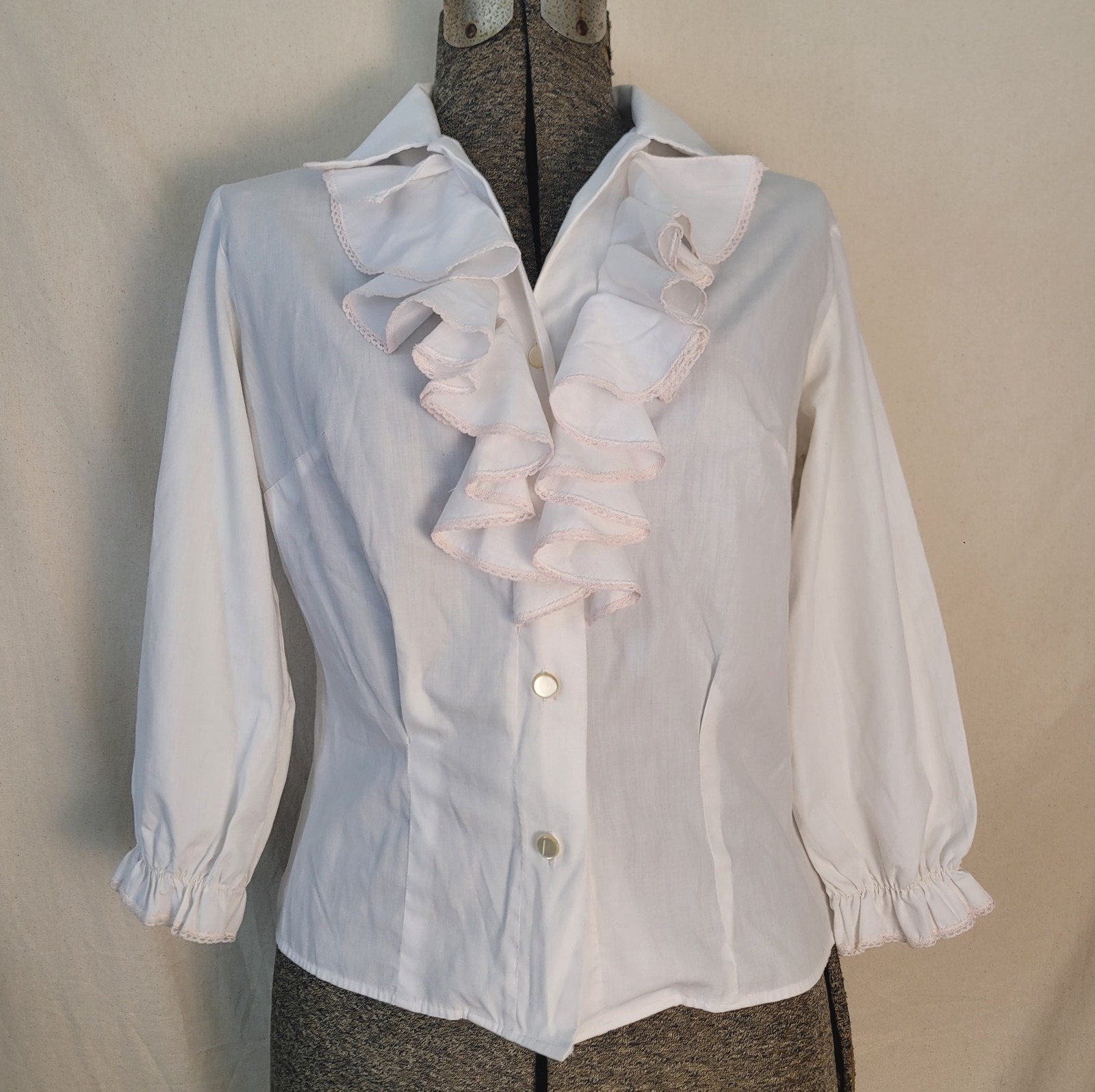 Vintage 70s White Poet Ruffle Neck Button Down Fitted Romantic XS/S Lace Trim