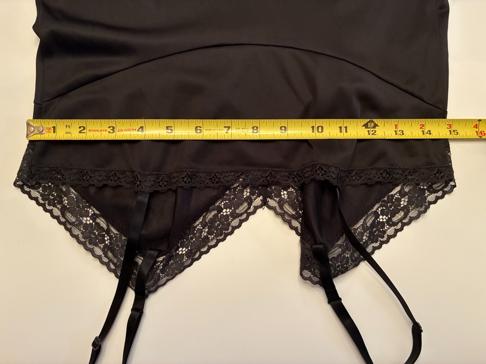 Vintage BLACK LACE FULL SLIP Size 32 Small XS Nylon Sultry Goth Vamp Femme Vixen