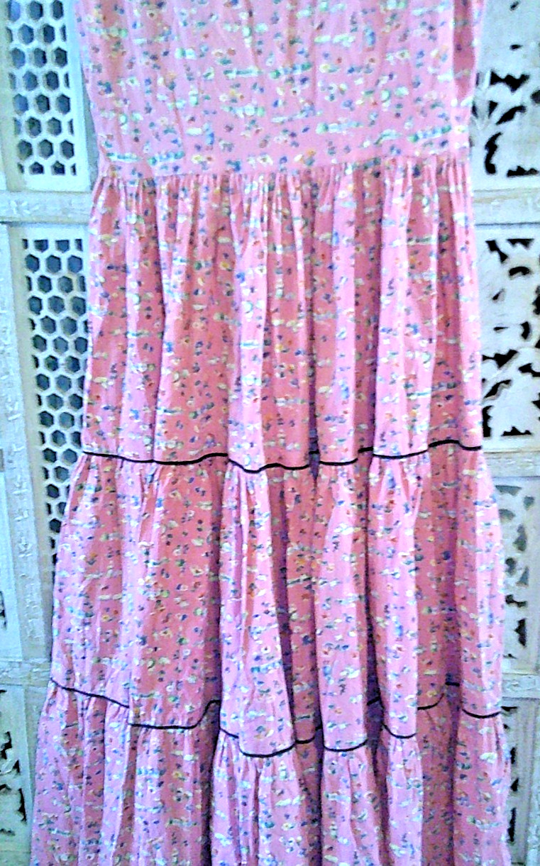 1930s Short Puff Sleeve Cotton Dress Pink Lace Collar 3 Button Back – Side Zip