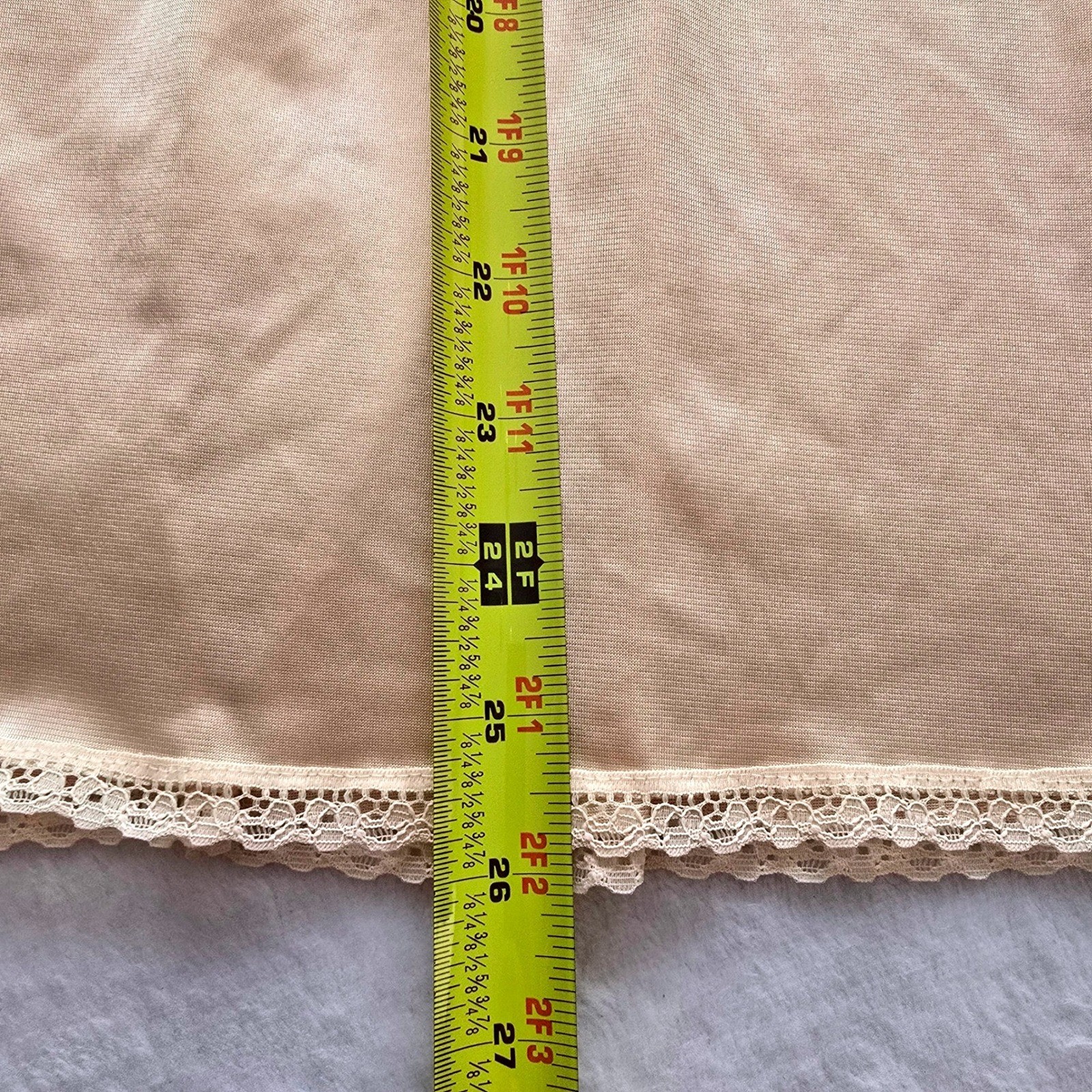 Vintage Vanity Fair Beige Antron III Nylon Lace Trim Half Slip Lingerie Large TT