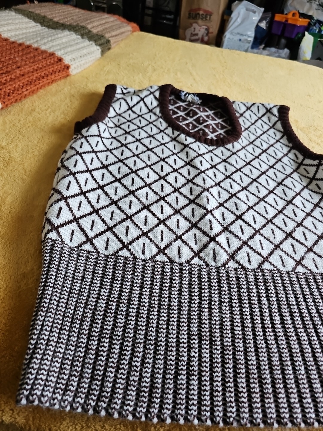 Sweater Vest 70s Orlon Acrylic Turbo Jumper Women’s Brown White Sz M *Read*