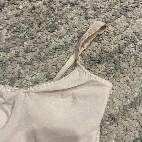 Vintage 80s/90s OLGA Nude Shapewear Bodysuit – Size 34D Classic vintage OLGA