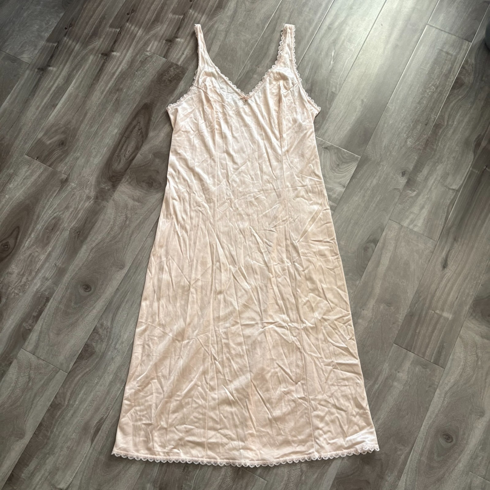 Vintage Warners Perfect Measure Full Slip 36 Tan / Dusty Pink Lace Trim 43″ Long