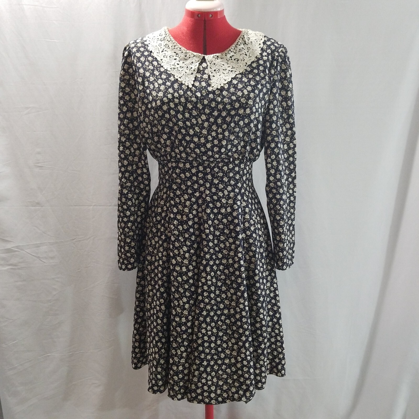 Floral Vintage Dress with Lace Collar Made in Japan Navy Blue