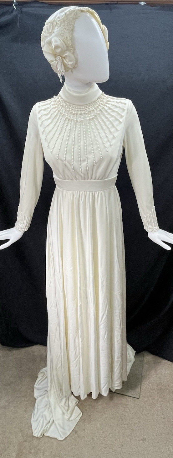 1960s Vintage Handmade Wedding Dress Train Pearls XS Metal Zipper W/ Headband
