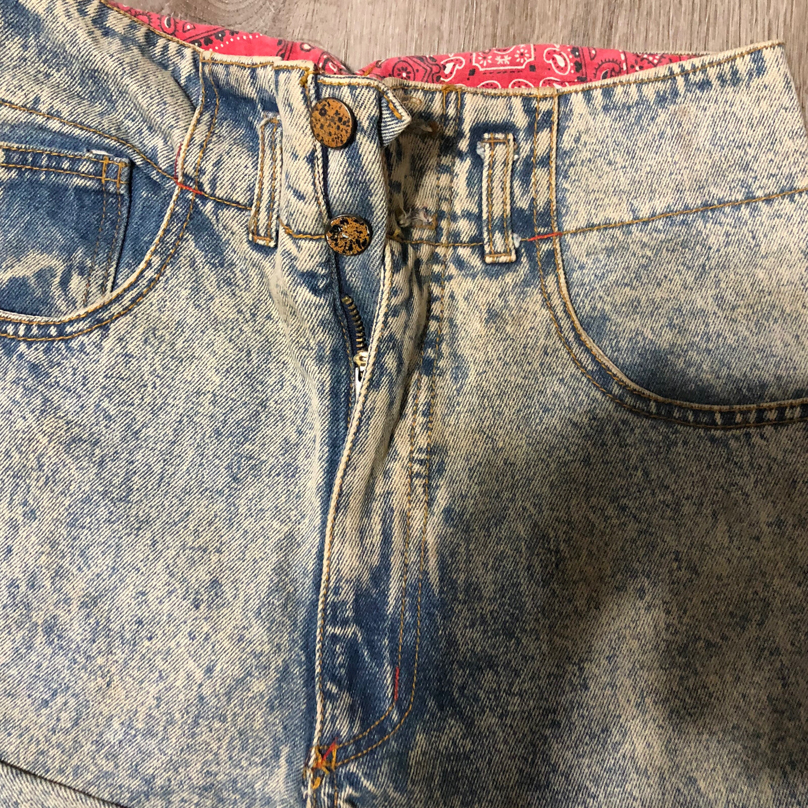 Vintage Breaker Acid Wash Blue Jeans Red Sz 3 Womens Bandana material in Waist