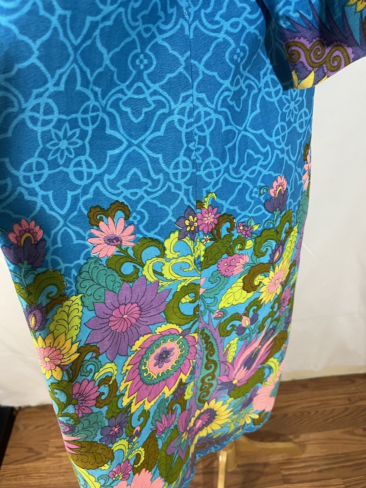 60s Lorraine Robe Barkcloth M Bright Colorful Floral Flaws READ Description Mod
