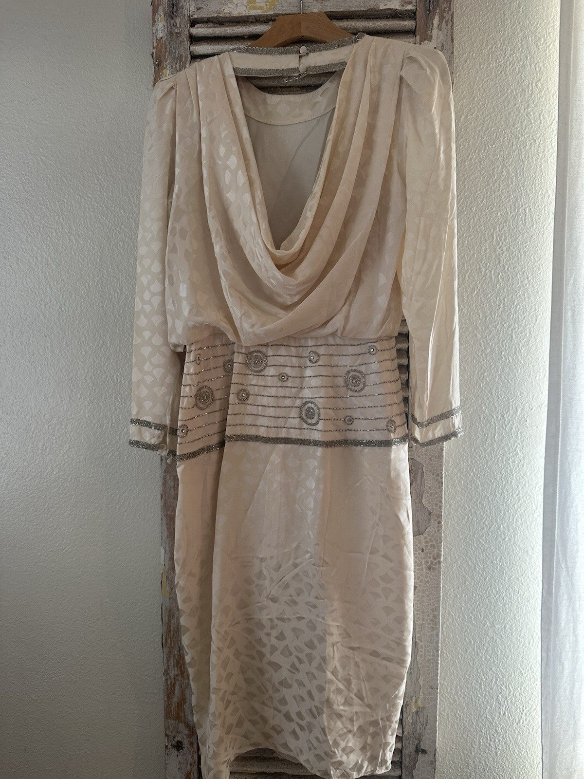 B12 A.J. Bari Silk Cream Brocade Gold Sequin Formal Evening Dress Size 6
