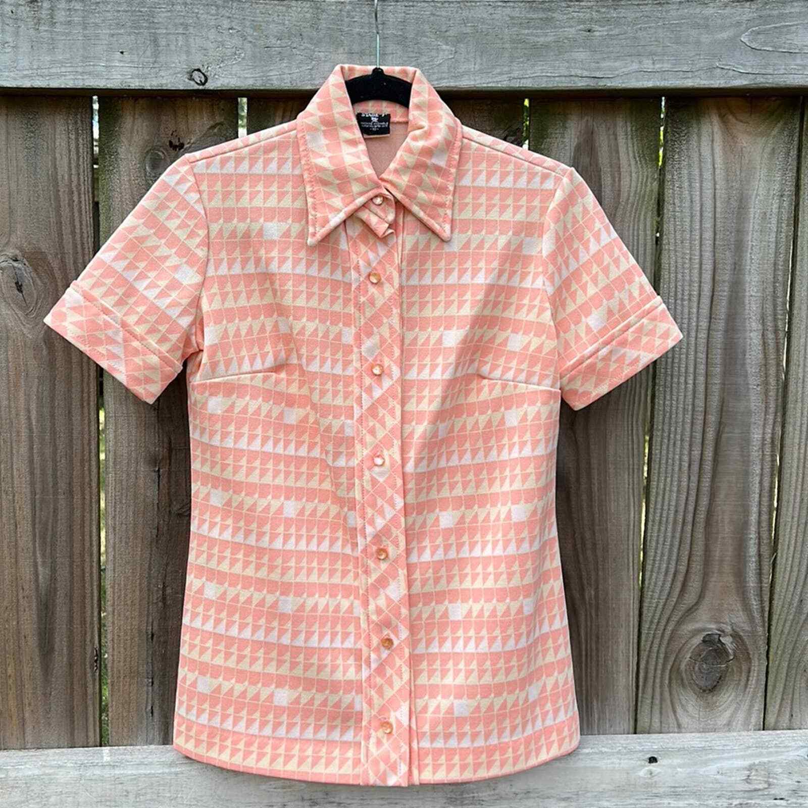 Vintage Stage “7” Peach and Cream Button Up Top
