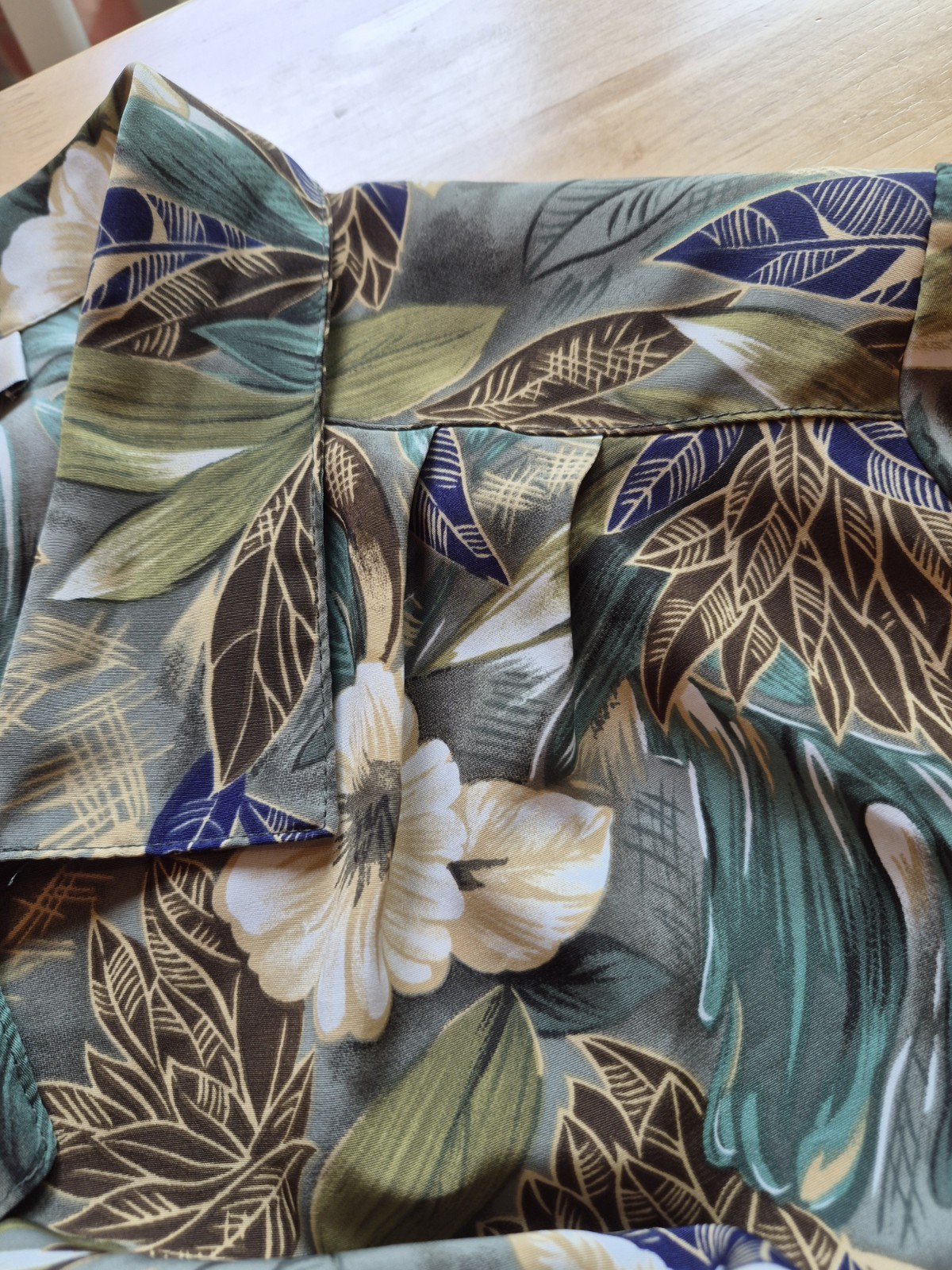 Truffles by YB HTF Women’s Hawaiian Tropical Button Down Shirt, Shoulder Pads,