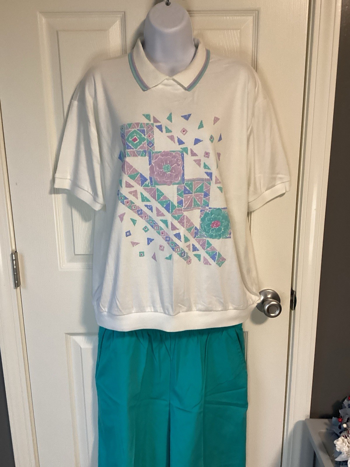 White and multi-colored vintage 80s polo shirt and teal shorts set by Jantzen-XL
