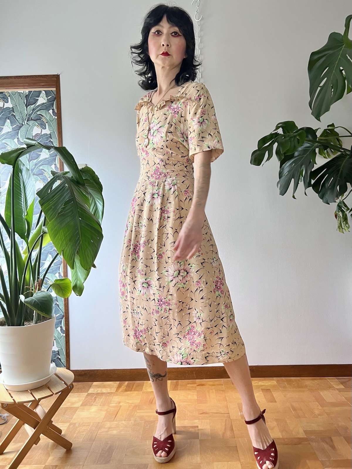 40s 50s Cold Rayon Crepe Floral Swing Tea Dress Ruffle Day Dress Pin Up M/L