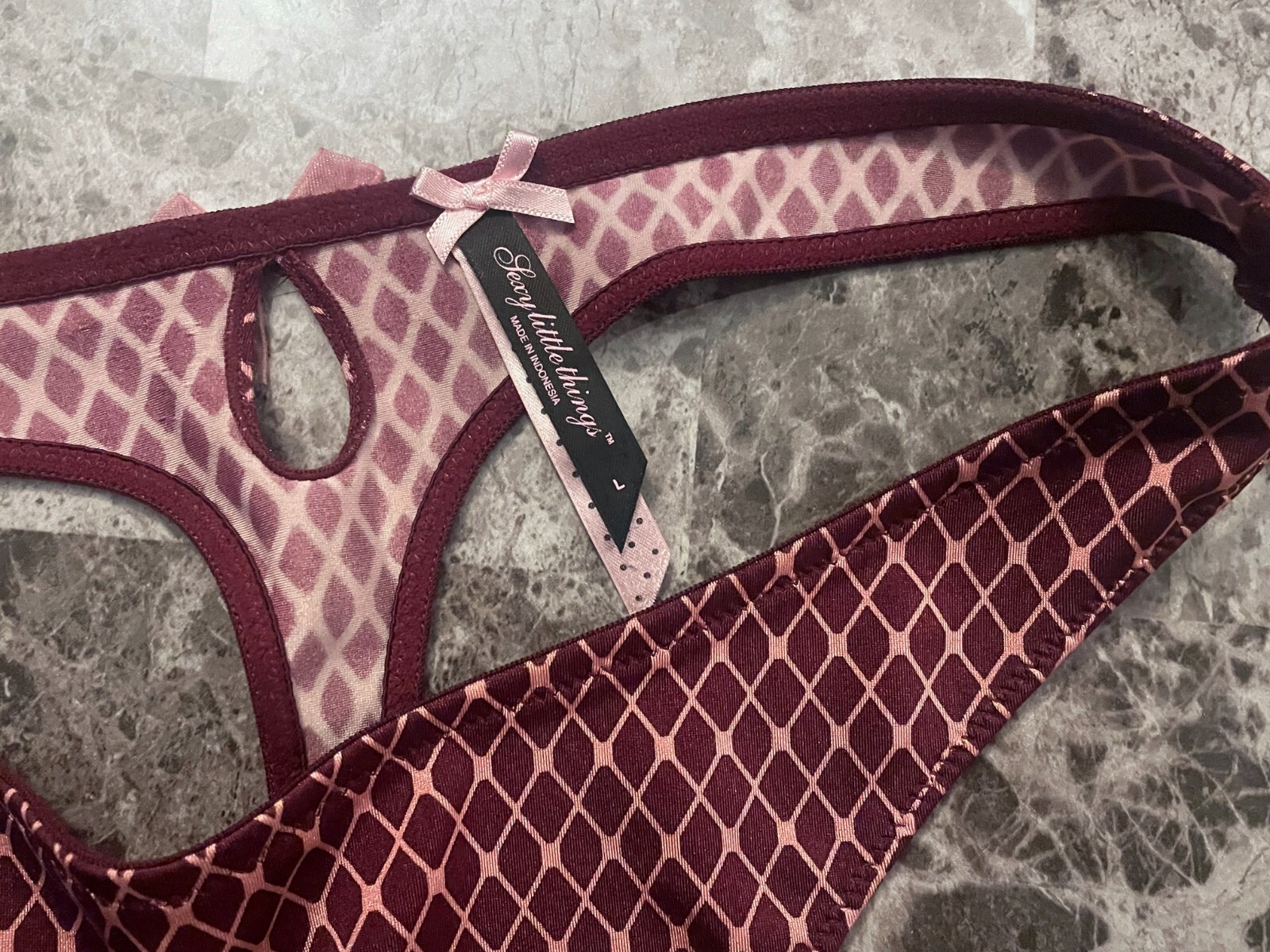 VICTORIA’S SECRET SEXY LITTLE THINGS L SMOOTH KEYHOLE VINTAGE RARE THONG PANTIES