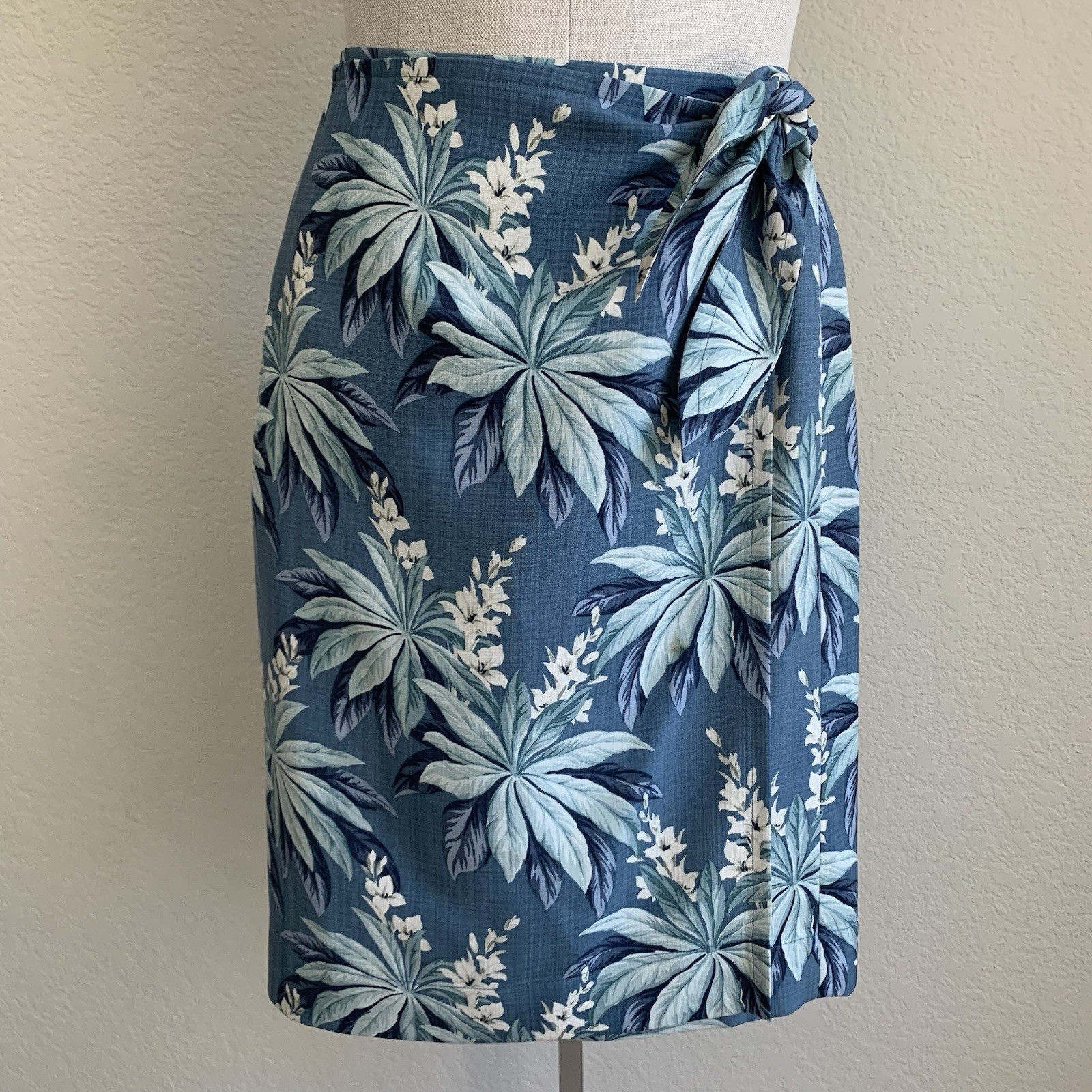 Tommy Bahama Mystic Hawaiian Silk Sarong Wrap Skirt Size S Blue Palms Tropical