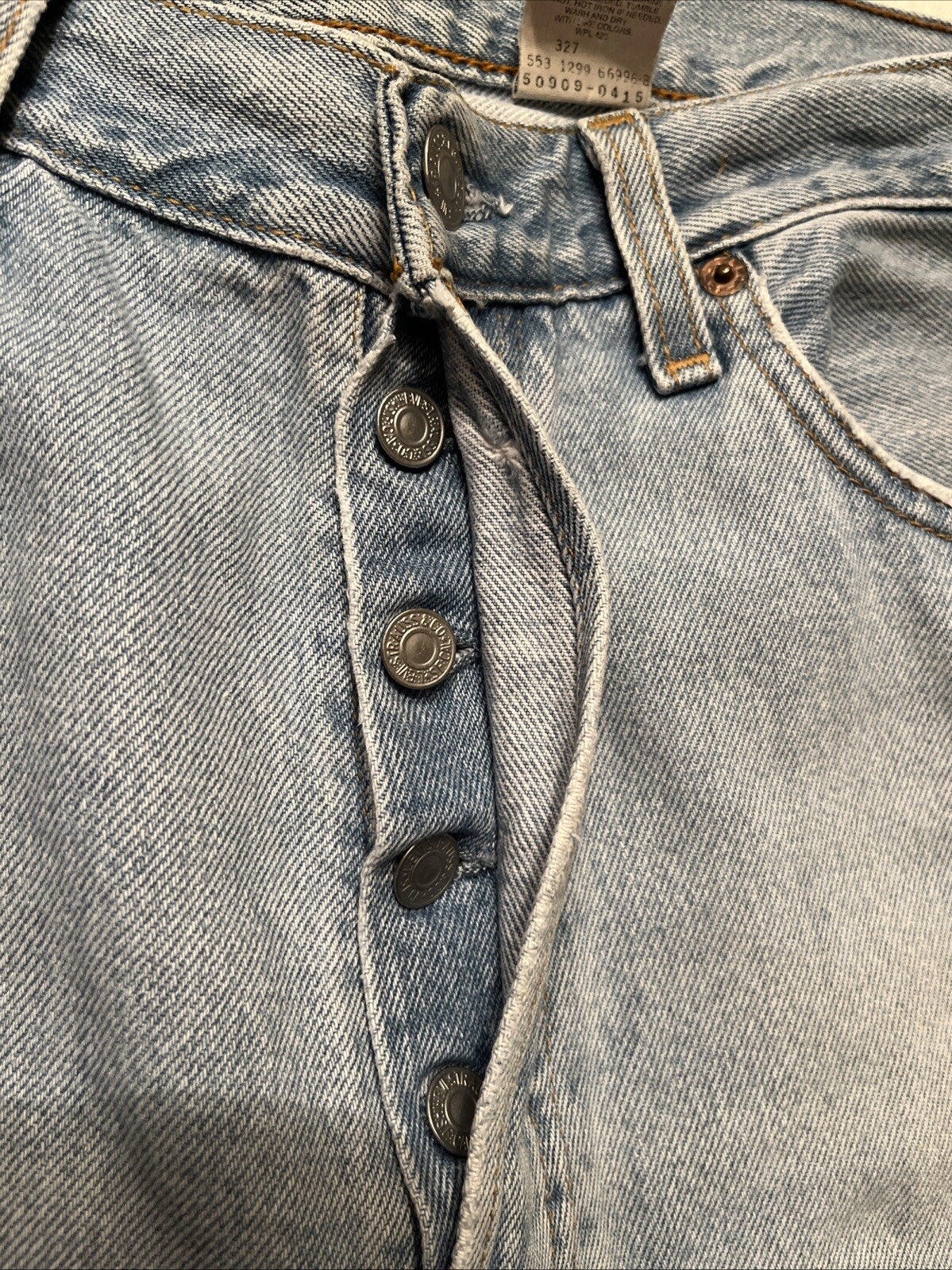 vtg 90s Levi’s 501 MADE IN USA blue jeans button fly womens 33 light wash 32×24