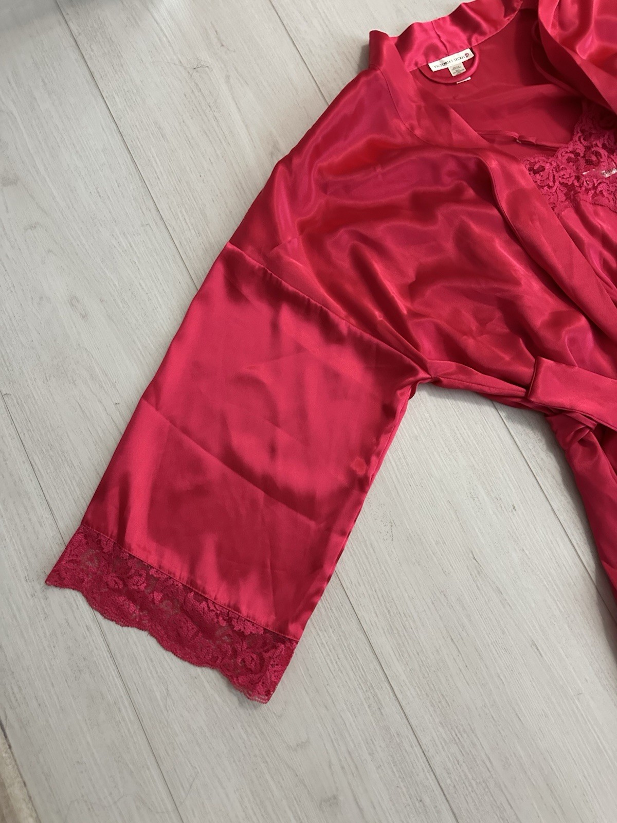 Vintage Victoria’s Secret Satin Robe & Nightgown Set Sz L – Fuchsia Pink – Lace