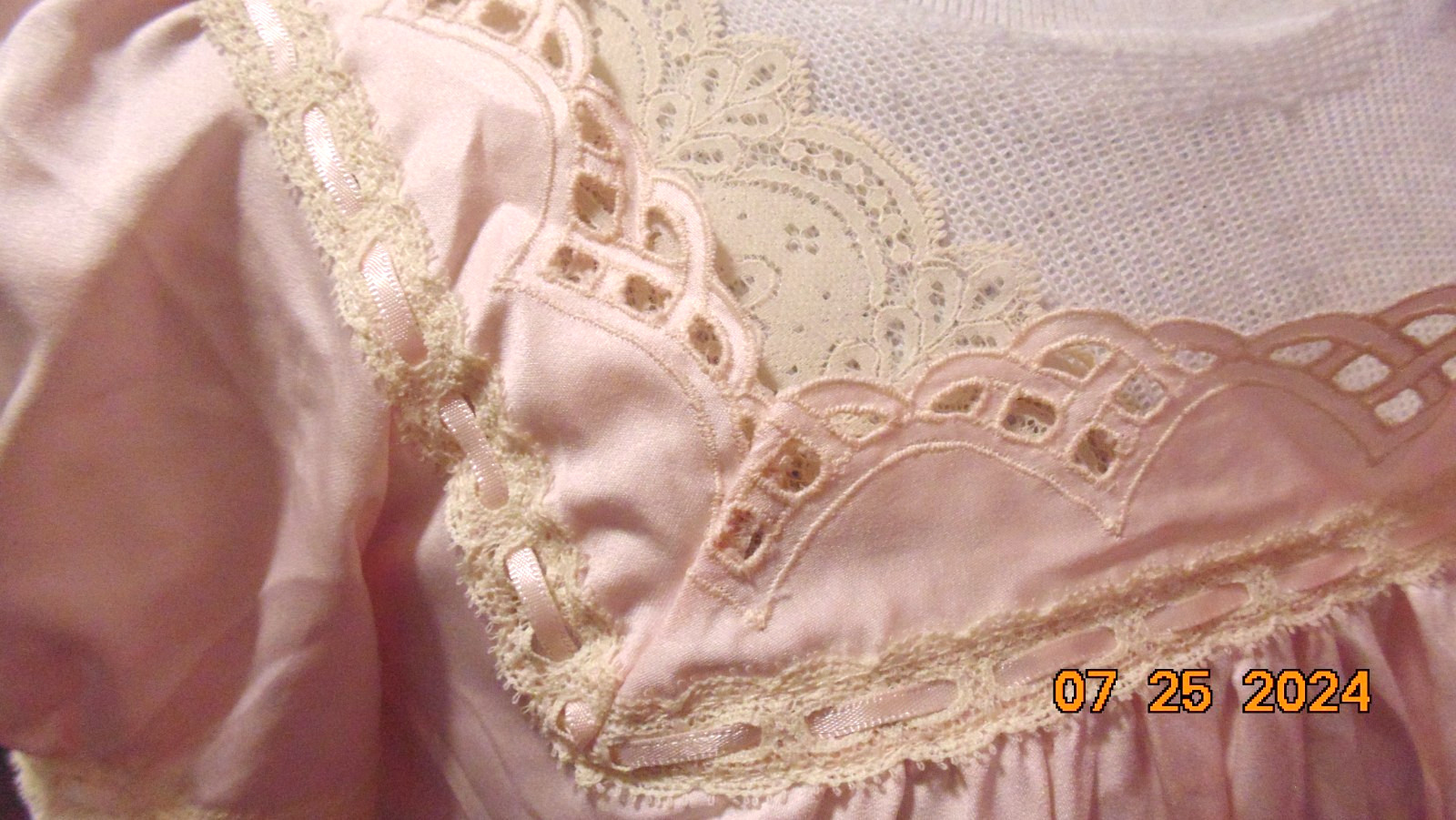 VTG Bert Yelin for Iris Pink Satin Long Night Gown Lace Eyelet Ribbon Trim SZ S