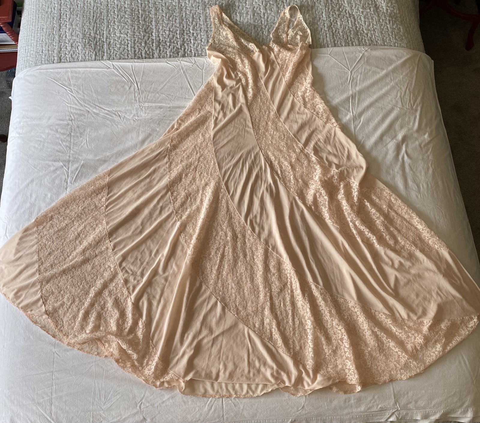 Antique pink nightgown diagonal lace, glamorous, pretty pink. Mid-century.