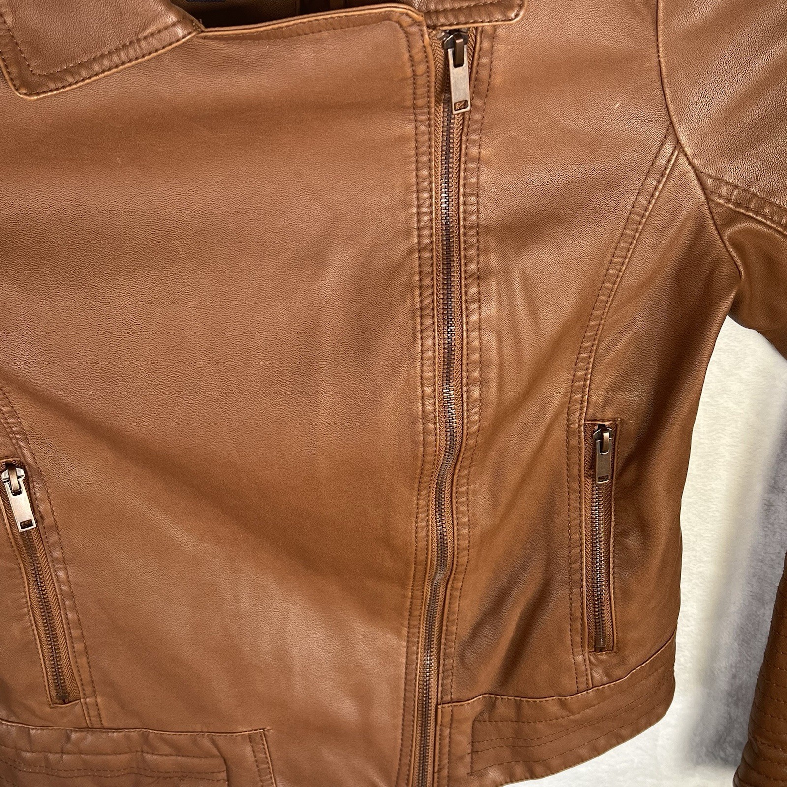 VTG Universal Threads Jacket Size M Brown Full Zip Detailed Stitching Pleather