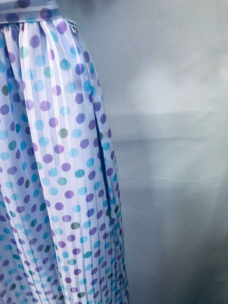 VTG 70s Cottagecore Pretty pale blue + lavender ruffled polka dot belted dress M