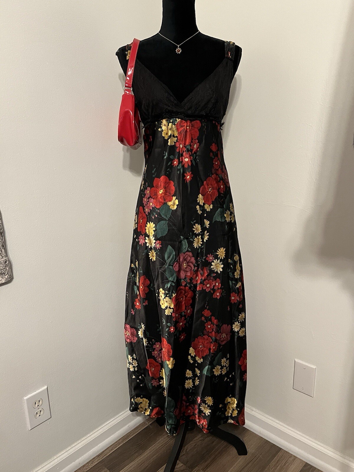 90s VTG Slip Dress Womens Sz S Satin Nightgown Lingerie Feminine Romantic Goth