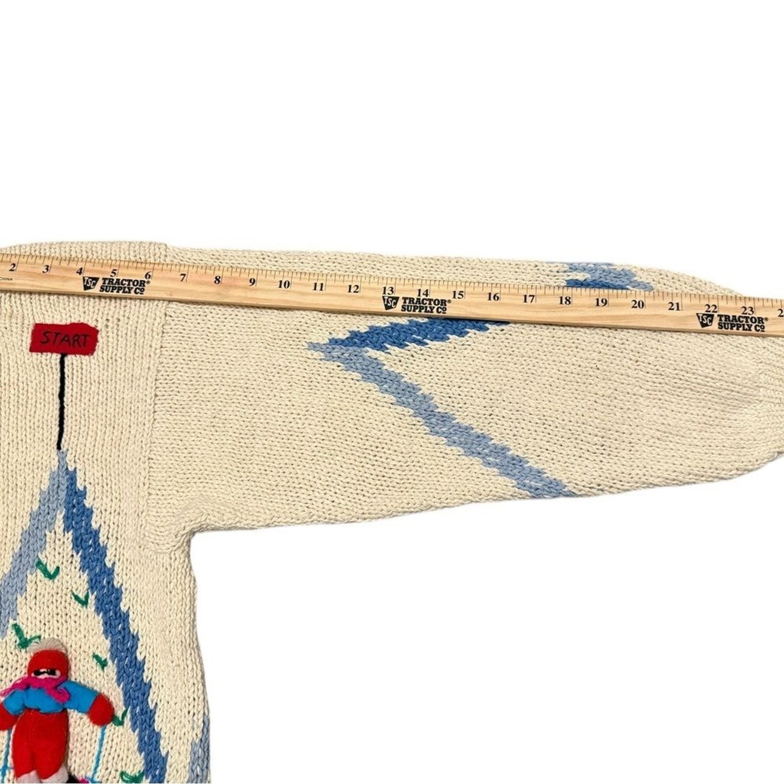 Vintage Peruvian 3D hand knit Cream Sweater ski mountain winter felt grannycore
