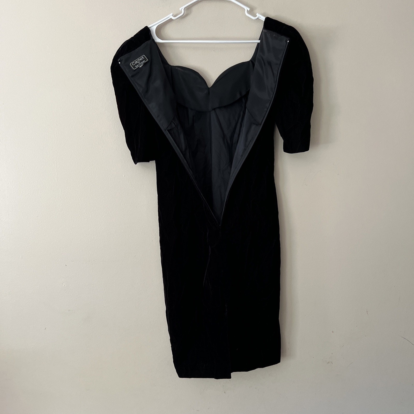 Cachet Vintage 90s 1990s Black Velvet Cocktail Dress LBD Sexy Small No Tag