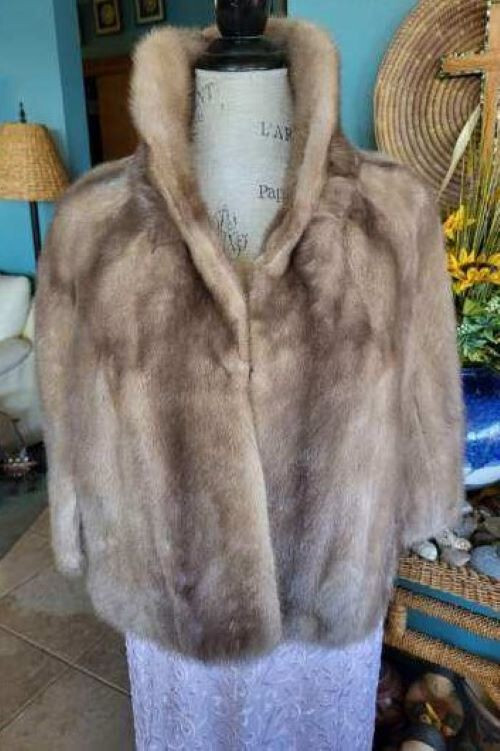 1950’s Natural Honey Mink Fur Cape with Collar and Pockets