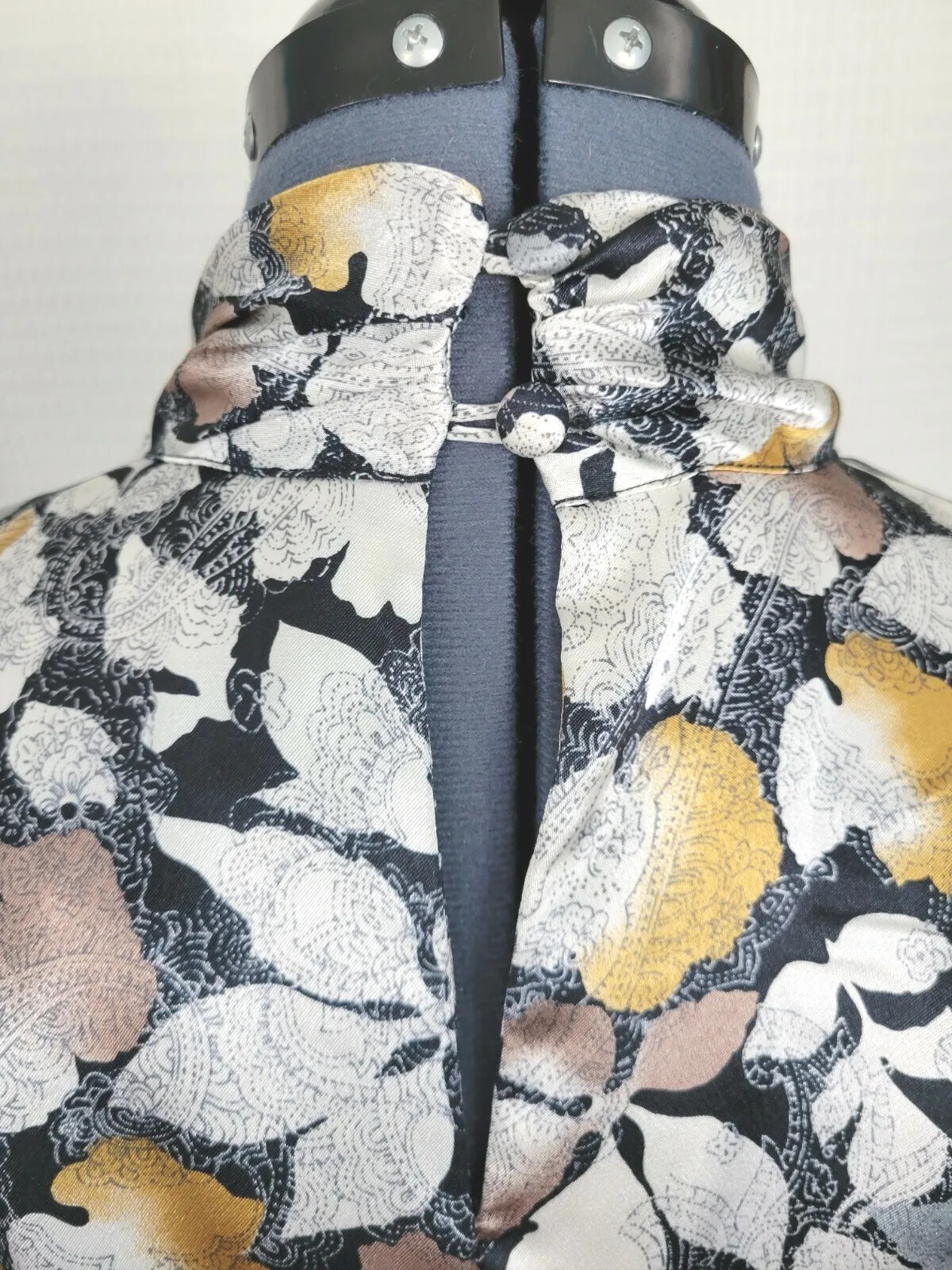 Vtg Notations Black/White/Grey/Brown Paisley Print over Leaf Print Blouse Sz 8