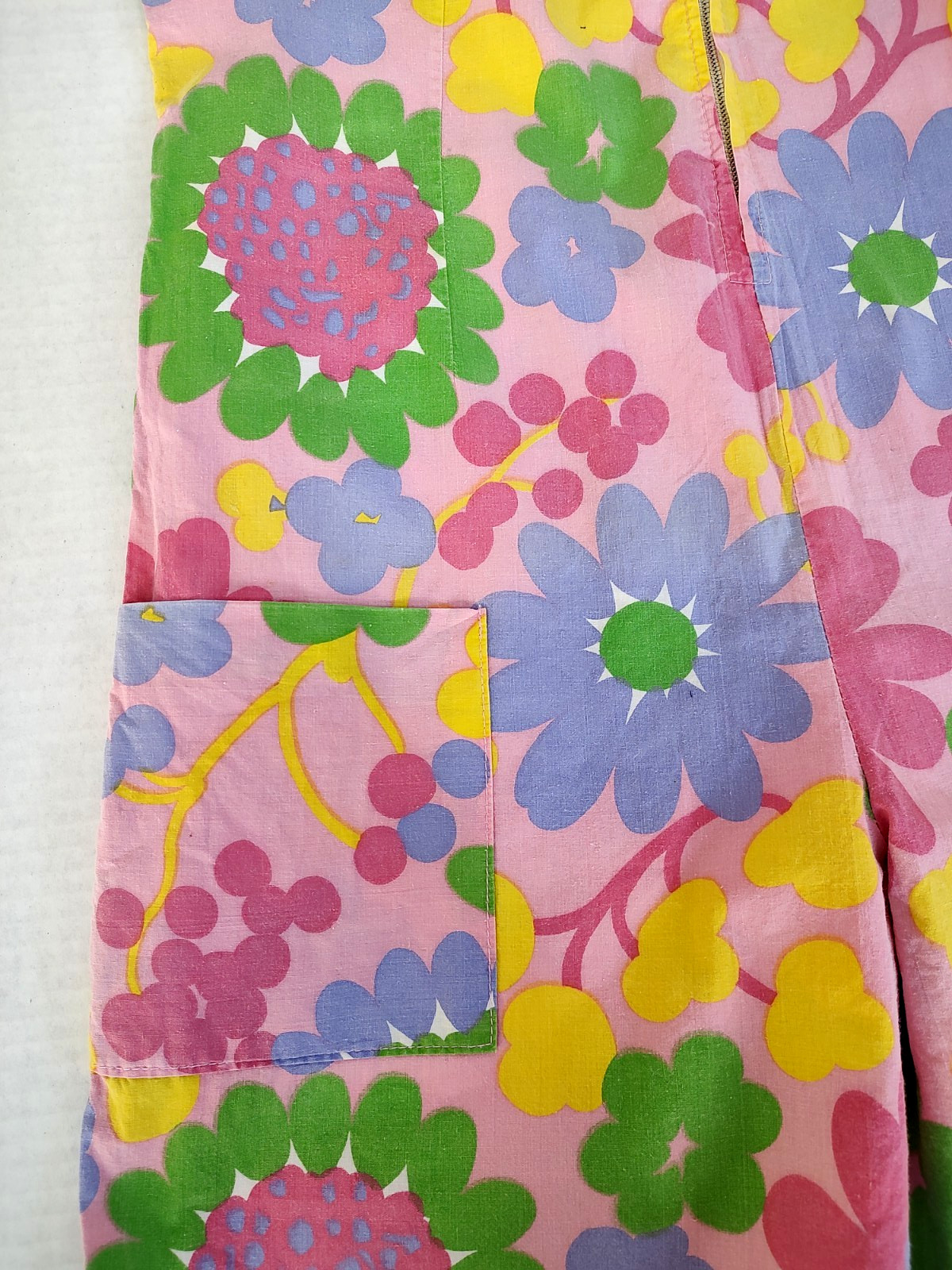 Vtg 60s/70s Handmade Womens S/M Romper Mod Pop Art Flowers Playsuit Zipper Front