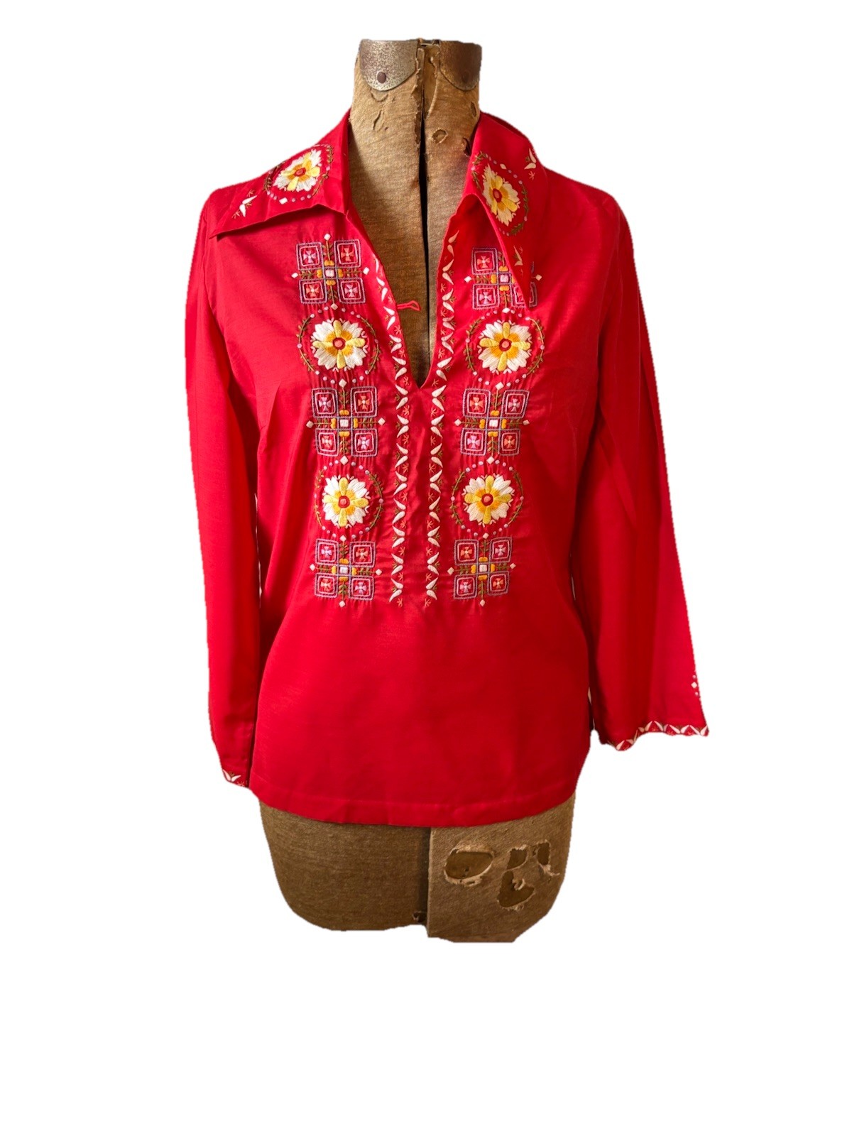 Vintage Lily Retro 70’s Women’s Floral Embroidered Red Blouse Size L Daisies