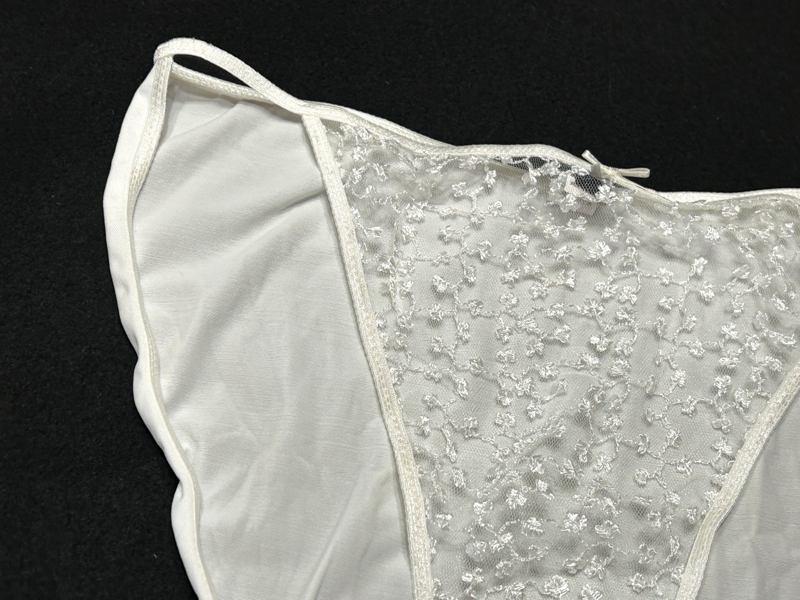 Vtg DONNA LOREN 105X Embroidered Sheer Mesh Satin 4X White String Bikini Panties