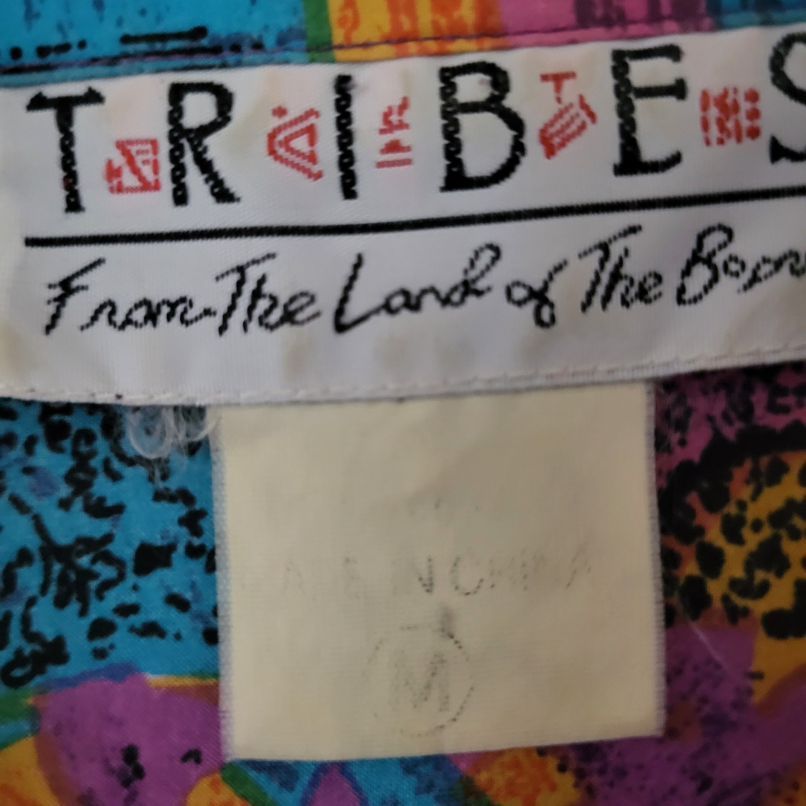 Vintage 90’s Women’s M 'TRIBES FROM THE LAND OF THE BRAVE’ Short Sleeve Silk Top