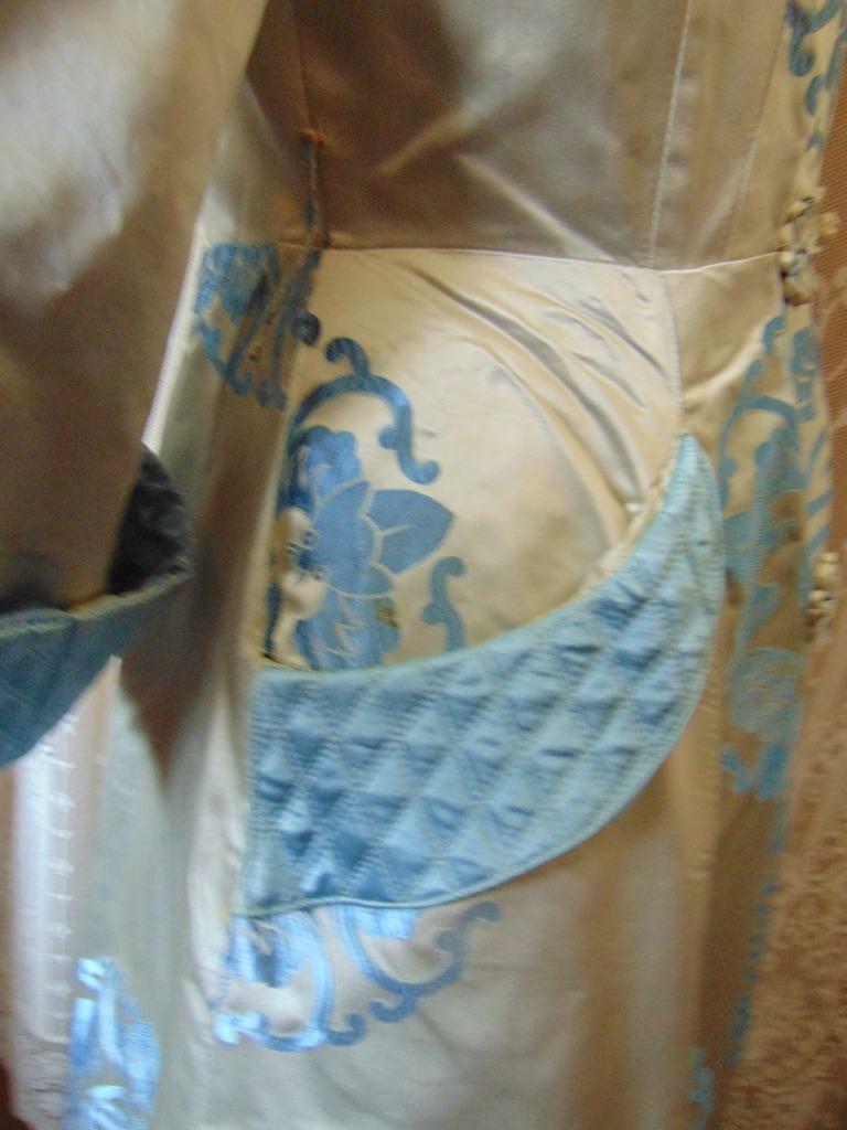 VTG 40s Ying Tai Co ORIENTAL FITTED SILK SATIN DRESSING GOWN ROBE W BATS 27W