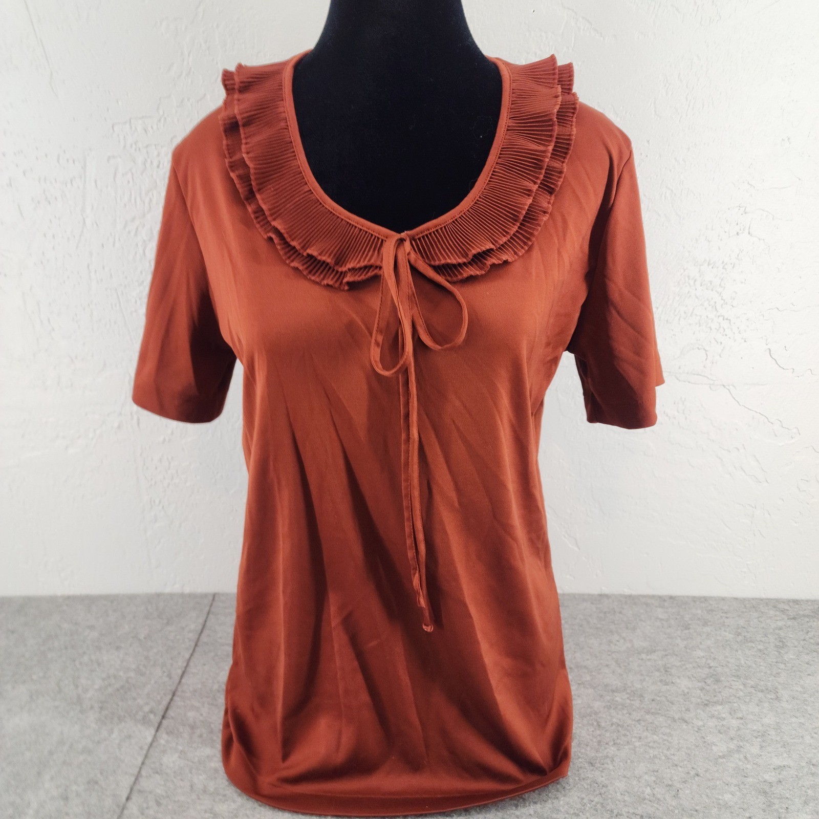 Gimbels Vintage Rust Orange Pleated Ruffle Collar Tie Neck Blouse Womens 38