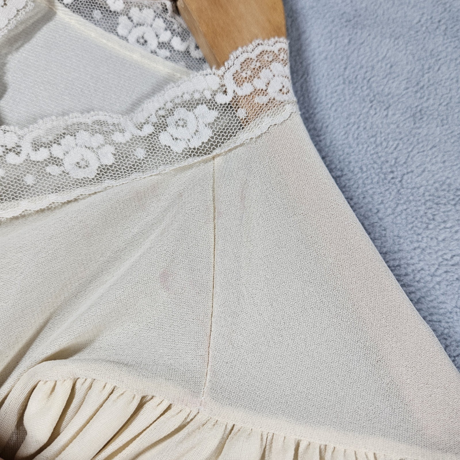 Vintage Short Robe Small Light Beige Dressing Gown Lace Petra Fashions Cottage